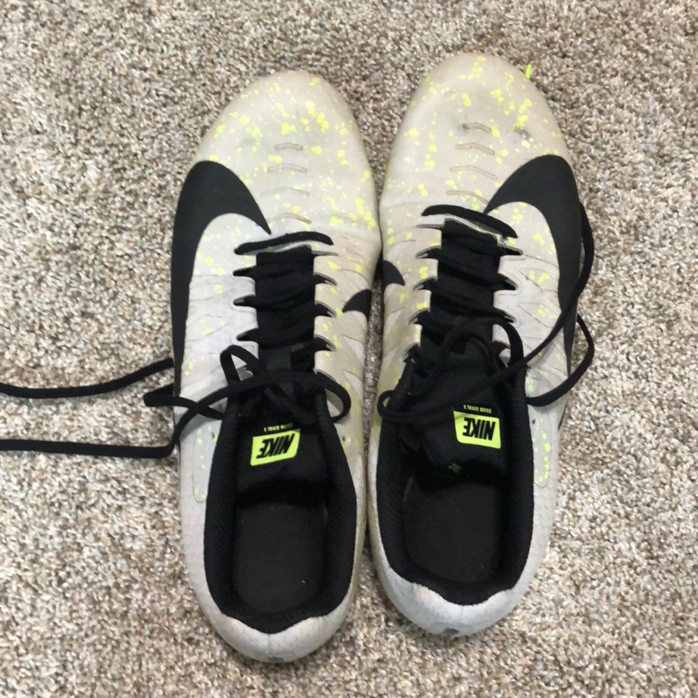 Sprinting spikes for tack and field